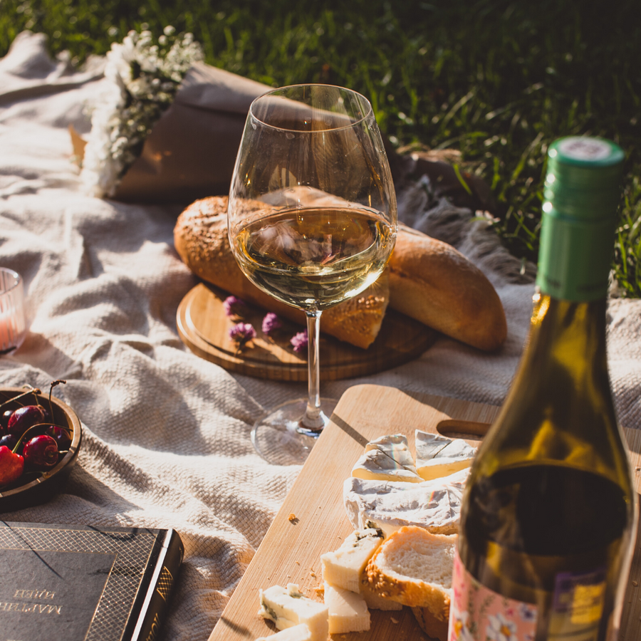 Picnic essentials- What to pack for a perfect summer picnic